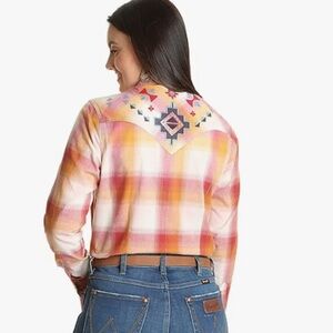 Wrangler Womens M Long Sleeve Western Pearl Snap Work Shirt plaid Orange pink